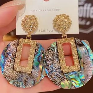 Retro French temperament earrings high-end luxury natural shell round Earrings